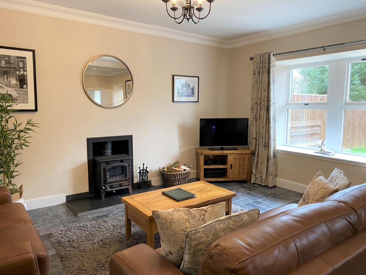 Cherry Blossom Cottage Cupar Bagian luar foto
