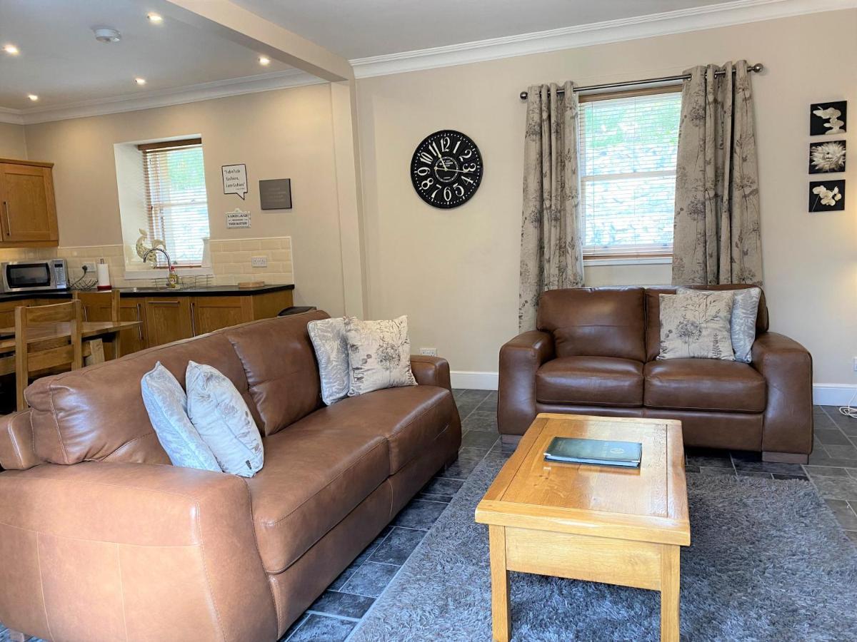 Cherry Blossom Cottage Cupar Bagian luar foto