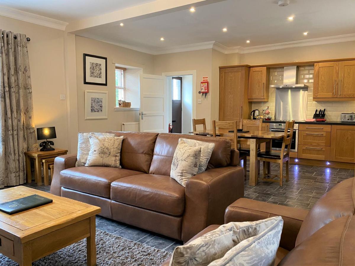 Cherry Blossom Cottage Cupar Bagian luar foto